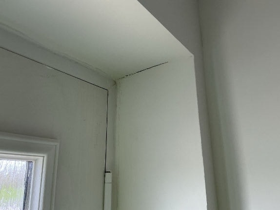 Home Snagging UK - Crewe - Cracking Walls